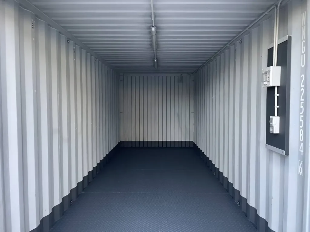 container-stromdurchfuehrung-innenraum-elektro
