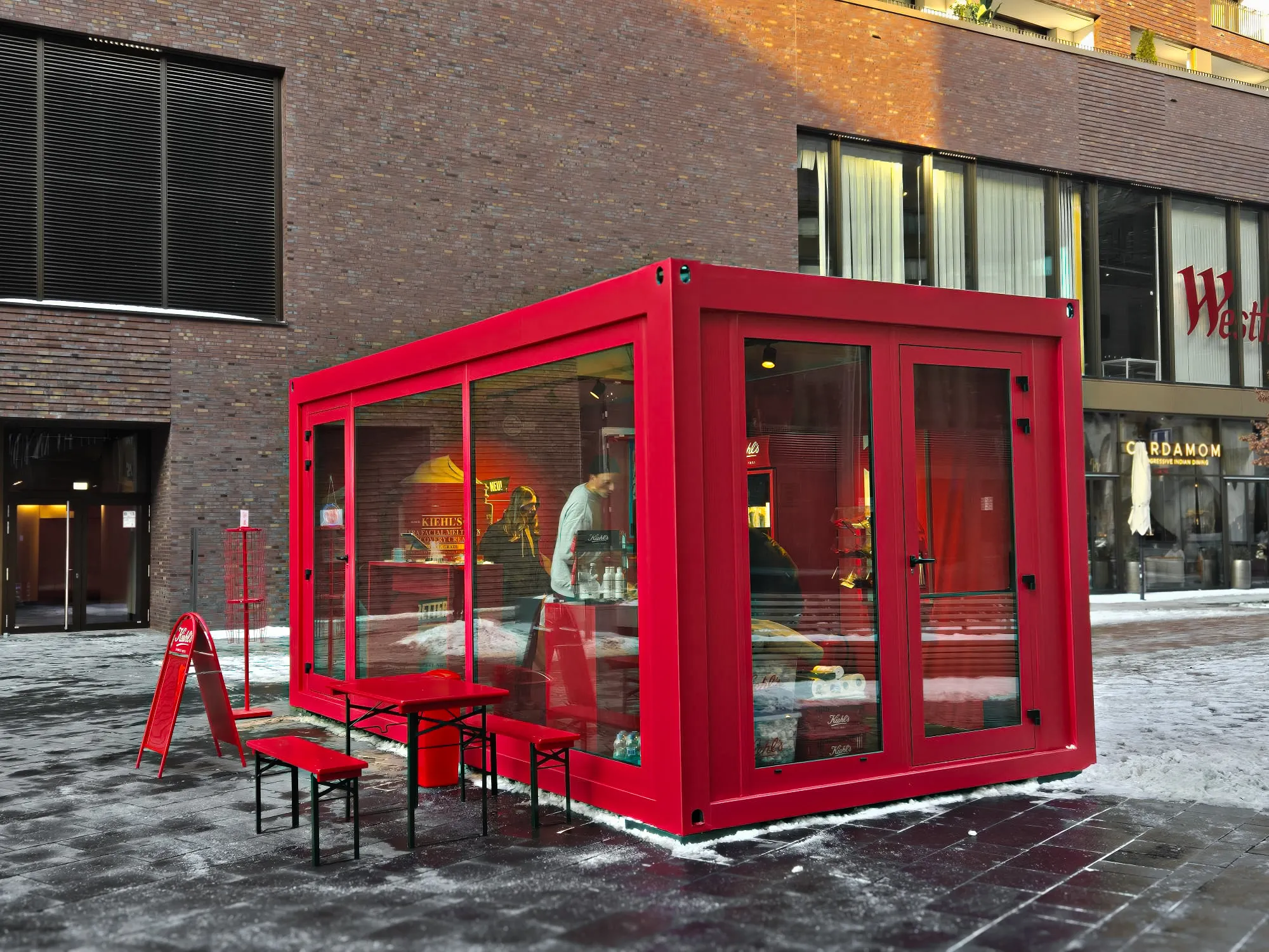 Modularer Pop-up Store aus einem Seecontainer in Hamburg HafenCity